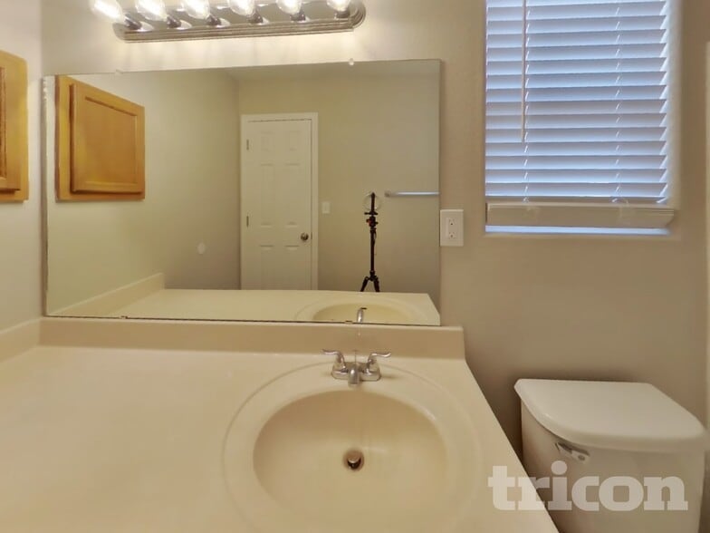 Building Photo - 7600 Snowy Egret Ct NW