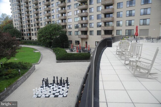 Building Photo - 5225 Pooks Hill Rd