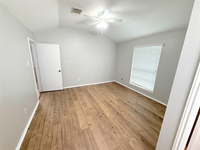 Building Photo - 13414 Wells River Dr