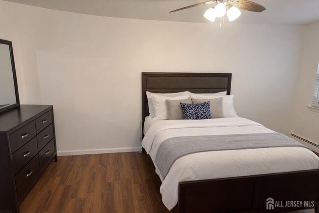 Building Photo - 400 Cranbury Rd