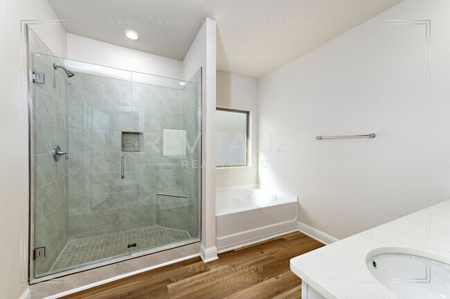 Building Photo - Brand-New 5BR Fairhope Home on Corner Lot with Garage