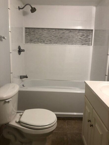 Building Photo - 902 Westminster St NW