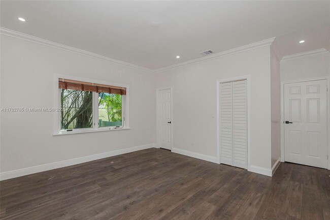 Building Photo - 108 2nd Dilido Terrace