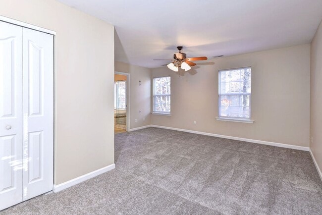 Building Photo - Updated Kiln Creek Home