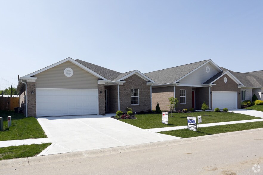 Bluff Manor Indianapolis, IN Apartment Finder