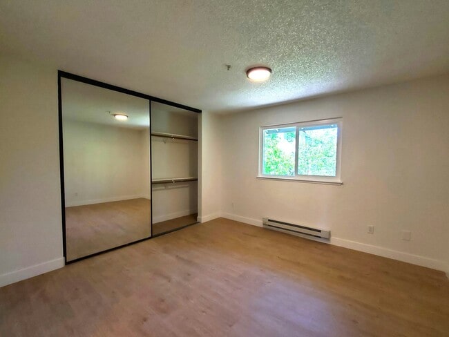 Building Photo - 37426 Parish Cir