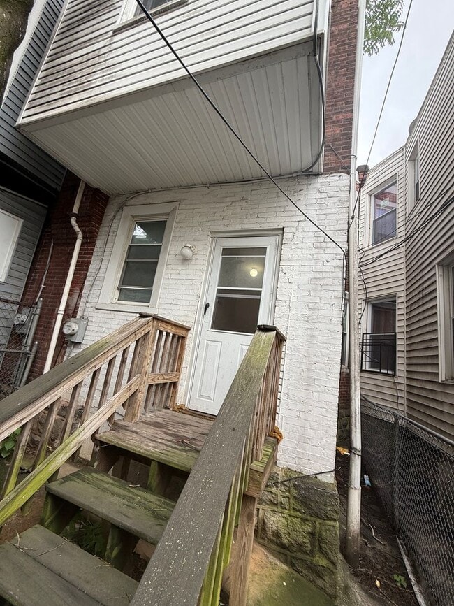 Building Photo - Reasonably priced three bedroom in West Ph...