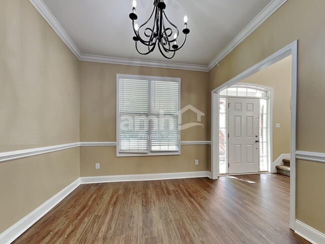 Building Photo - 10900 Parkgate Ln