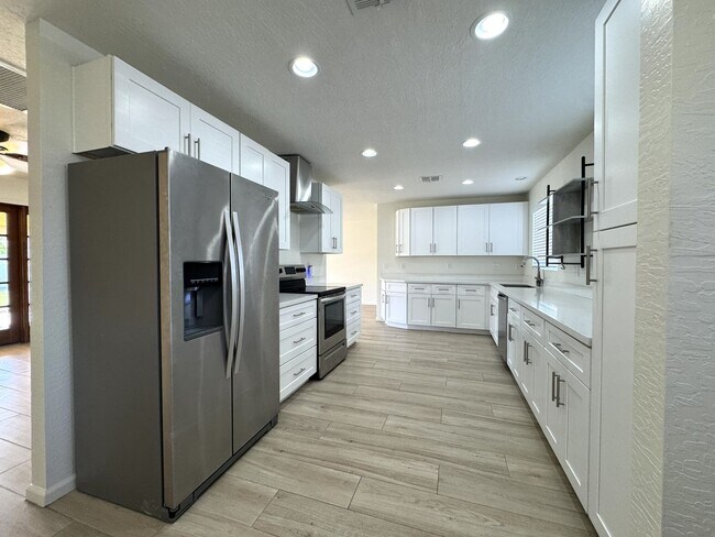 Building Photo - 4426 N 85th St
