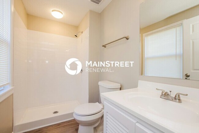Building Photo - 4 Bedroom Pet-Friendly Home in Charlotte, NC with Main Street Renewal