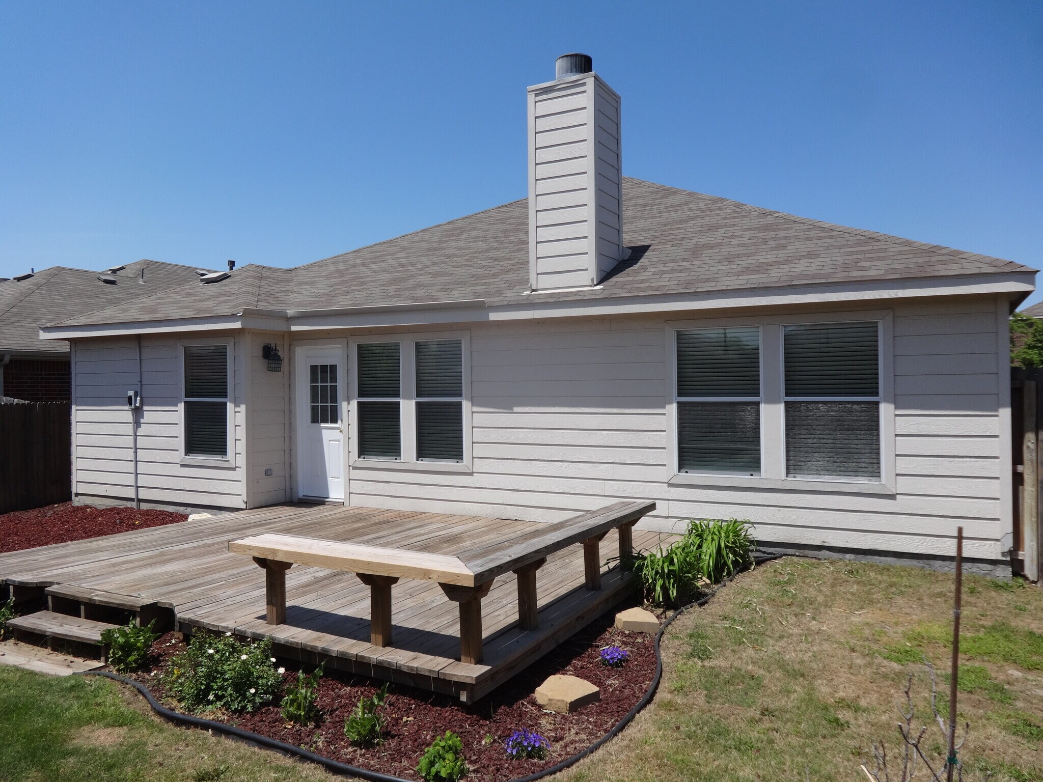 Building Photo - 2012 Cone Flower Dr