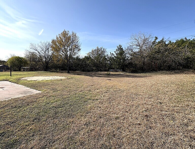 Building Photo - 2044 Suja Ln