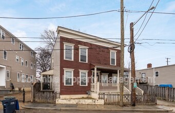 Building Photo - 1809 Kendall St NE