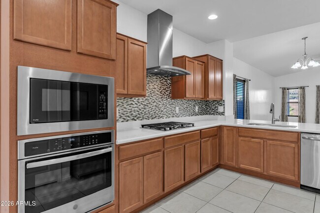 Building Photo - 2354 E Bellerive Dr