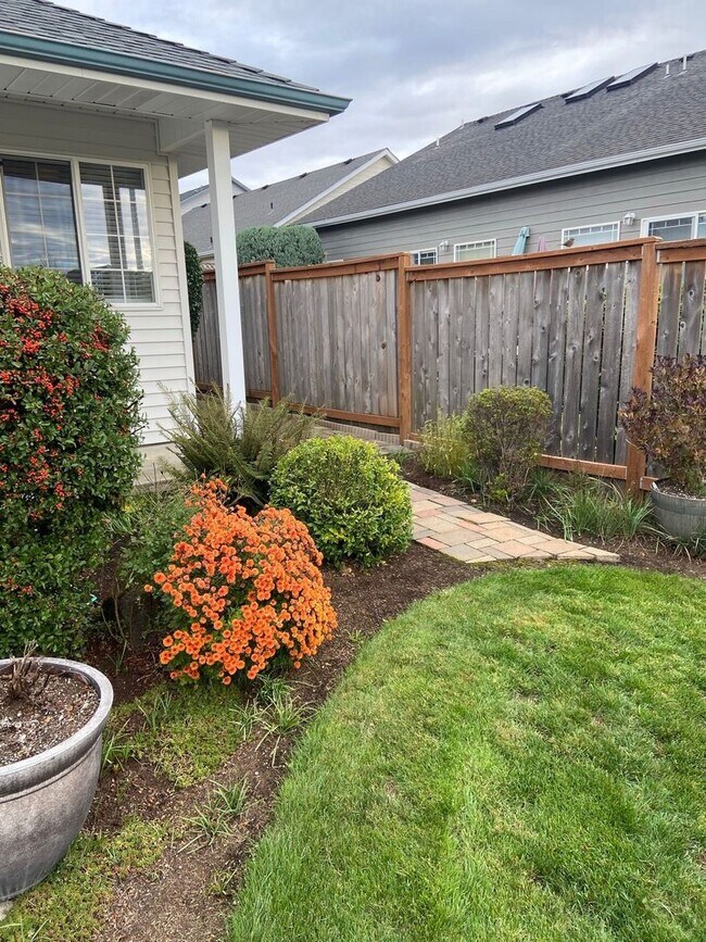 Building Photo - GPC-Monterey Duplex