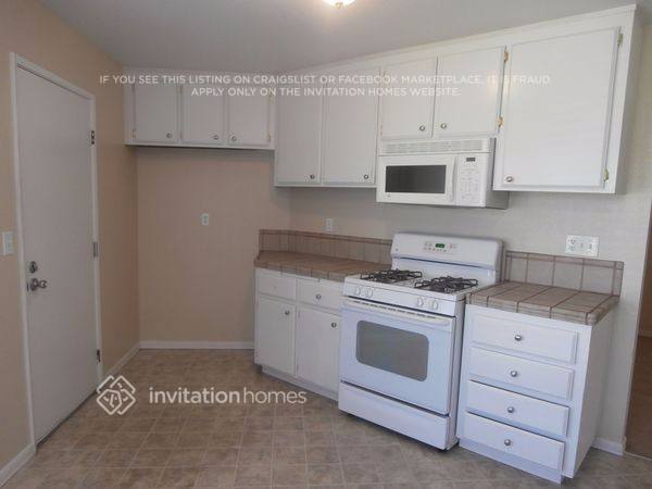 Building Photo - 1009 Murre Way