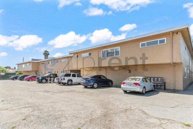 Building Photo - 7630 Lockwood St