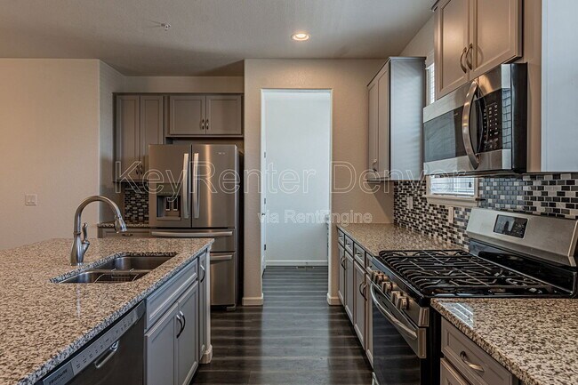 Building Photo - 5415 W 97th Ave