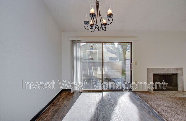 Building Photo - 8604 NE Mason Dr