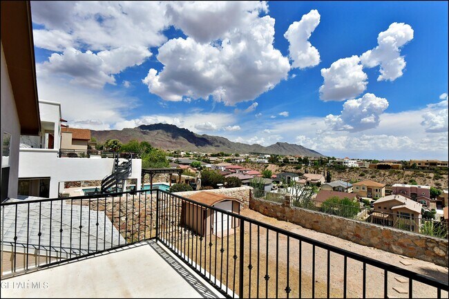 Building Photo - 6372 Franklin Ridge Dr