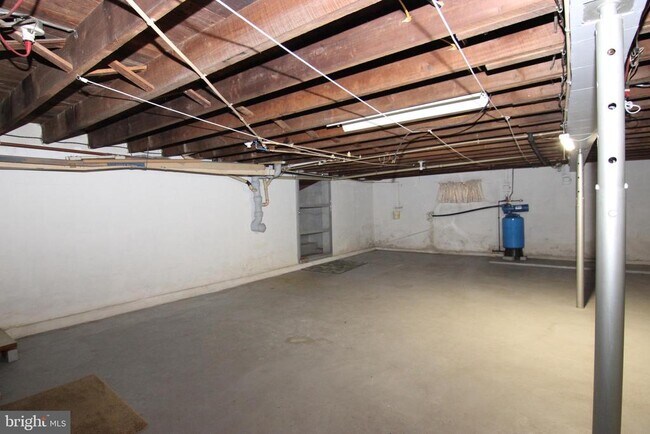 Building Photo - 151 Dogwood Dr