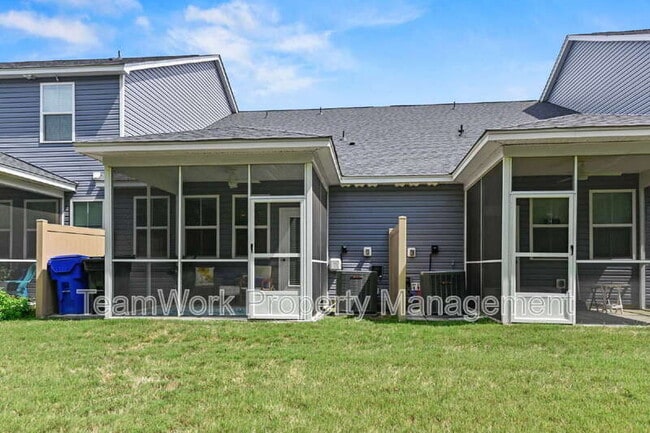 Building Photo - 7763 Park Gate Dr