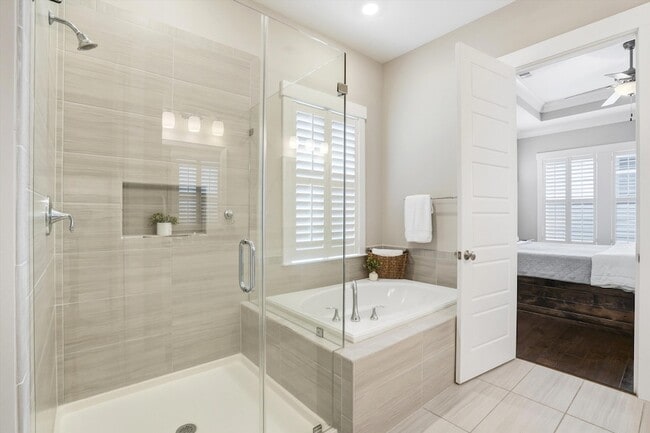 Building Photo - 2548 Josiah St