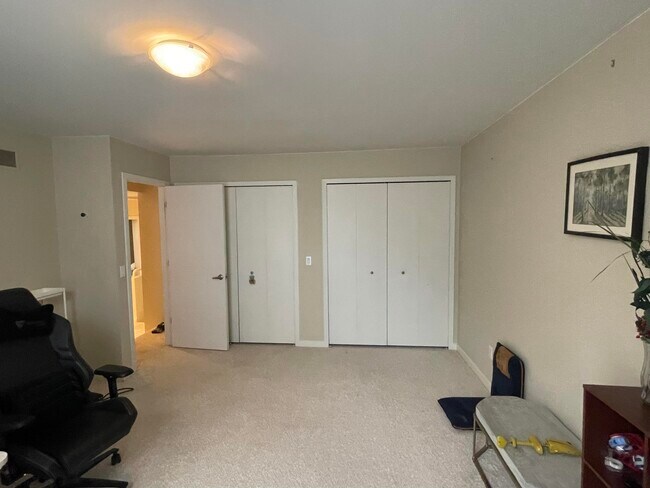 Building Photo - 6289 Lindsay Ct