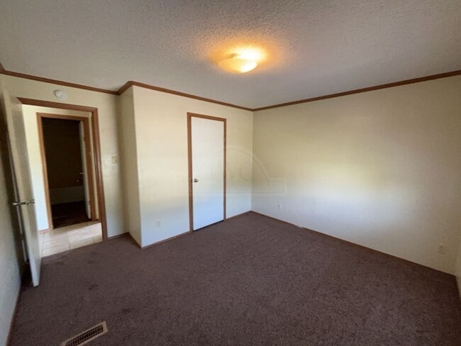 Building Photo - 3100 Cantabrian Dr