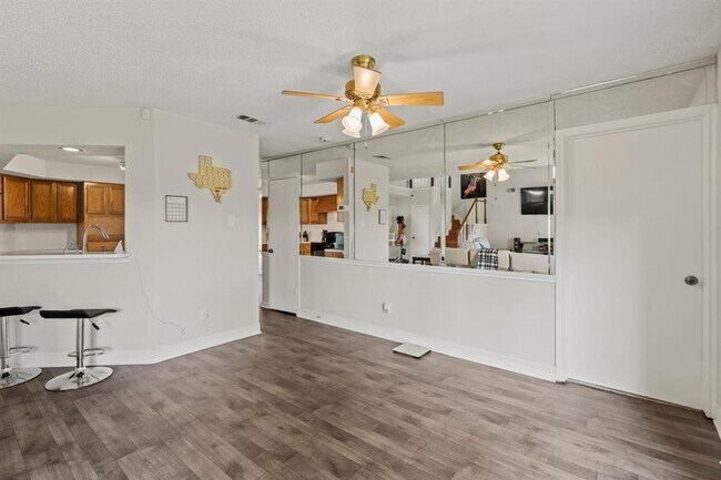 Building Photo - 14651 Via Del Norte Dr