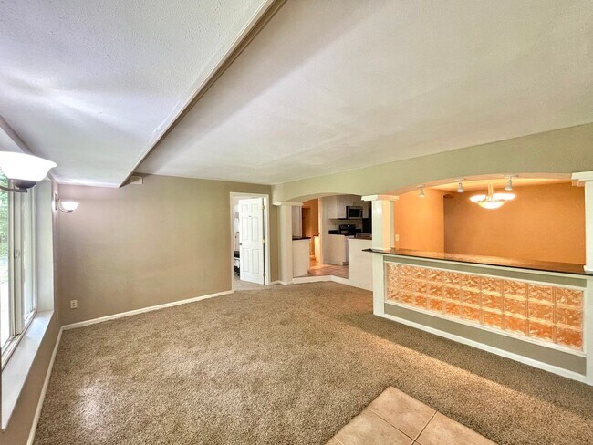 Building Photo - 14033 SE 185th Pl