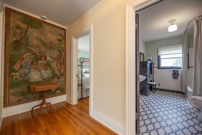 Building Photo - WONDERFUL HISTORIC 5 BED 3 BATH PROPERTY WITH CARRIAGE HOUSE