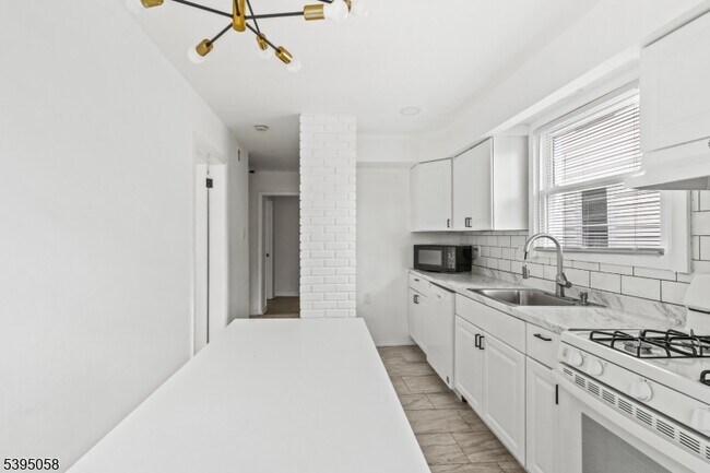 Building Photo - 205 N 16th St