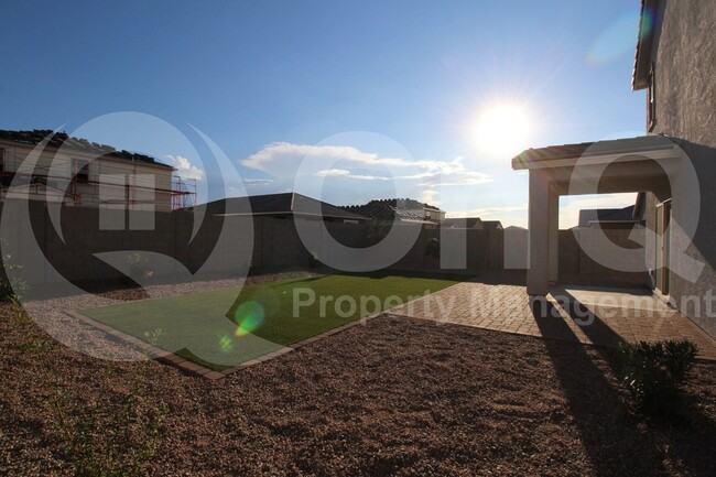 Building Photo - 36039 W Santa Monica Ave