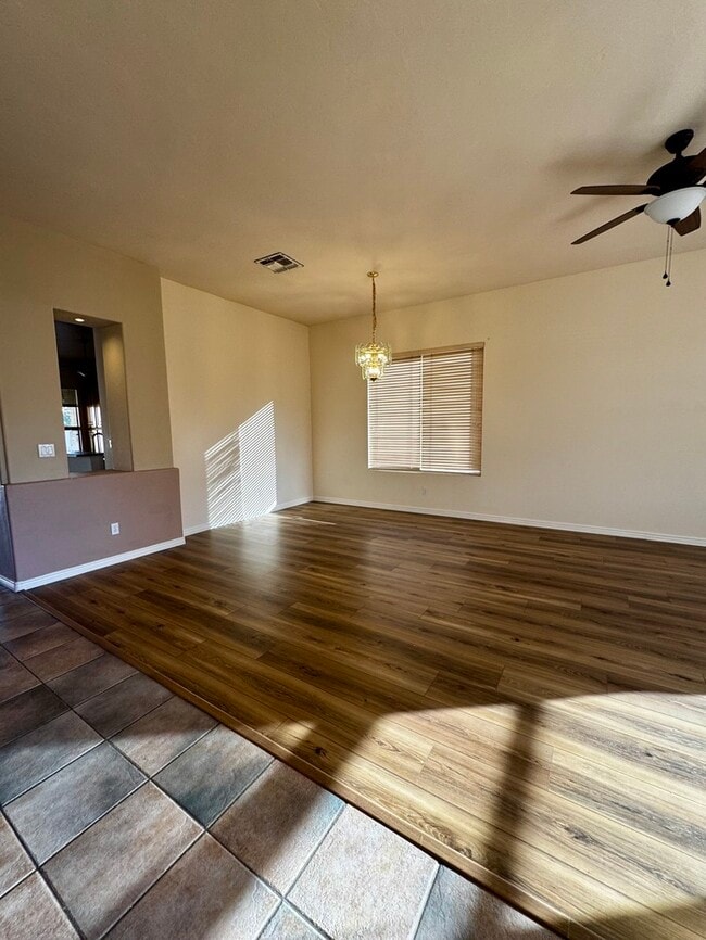 Building Photo - FOR RENT