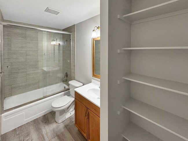 Building Photo - 7053-7055 W Ustick Rd