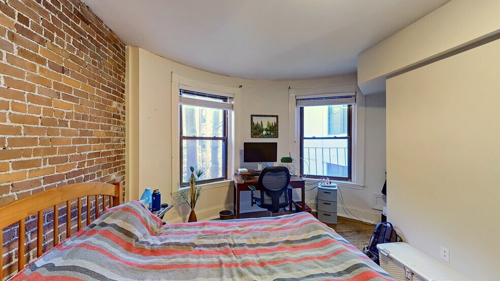 Building Photo - 86 Saint Stephen St