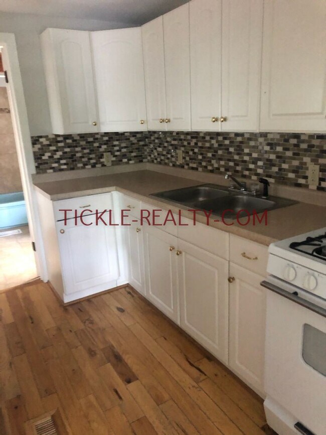 Building Photo - 839 Meigs St