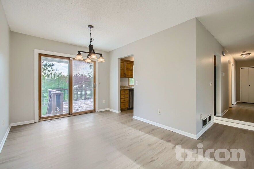 Building Photo - 8301 Thomas Ave N