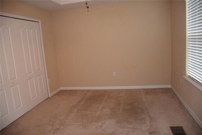 Building Photo - 1516 Scarlet Oak Loop