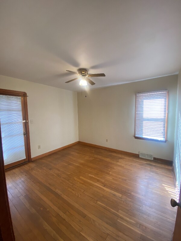 Building Photo - 6907 Gerald Ave