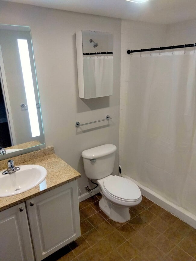 Building Photo - 52 Imlay St