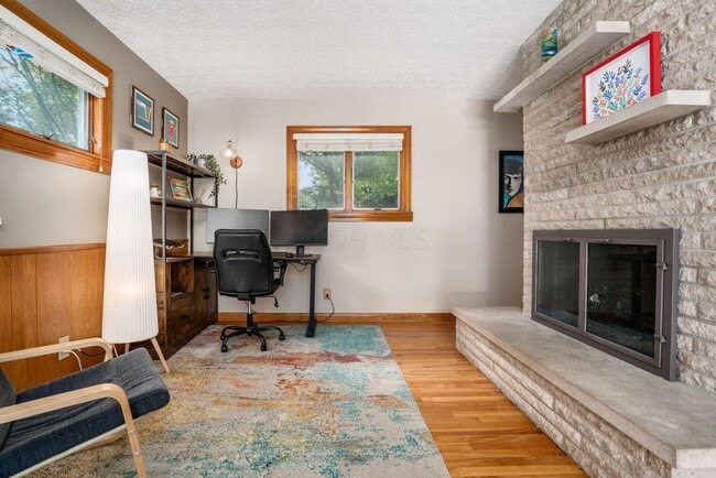 Building Photo - 258 N Sinsbury Dr