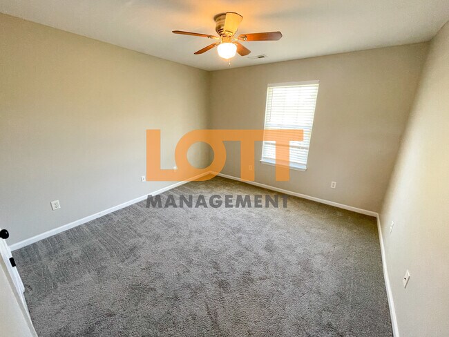 Building Photo - 204 Jarrett Ln