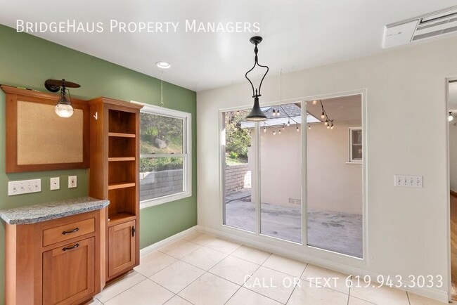 Building Photo - 4739 Hillcrest Ave