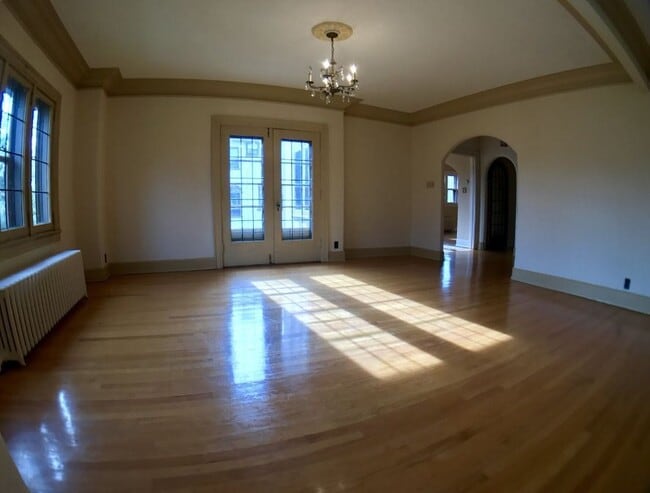 Building Photo - 4213 N Stowell Ave