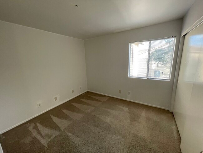 Building Photo - 321 Inger Dr