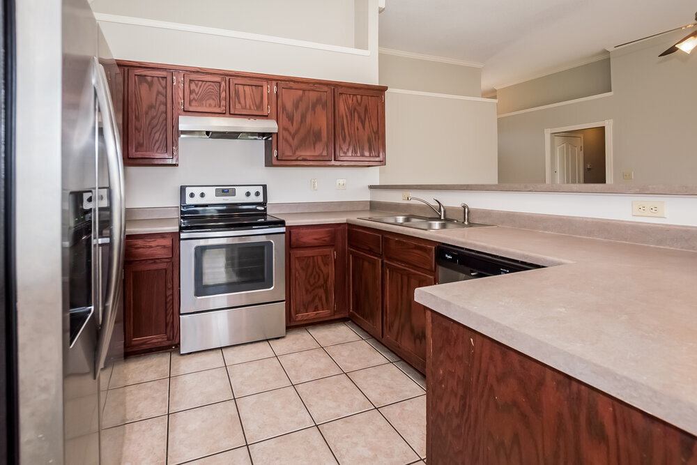 Building Photo - 6254 Ravenwood Park Dr N