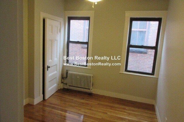 Building Photo - 48 John F. Kennedy St