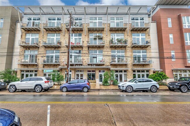 Building Photo - 2124 E 6th St